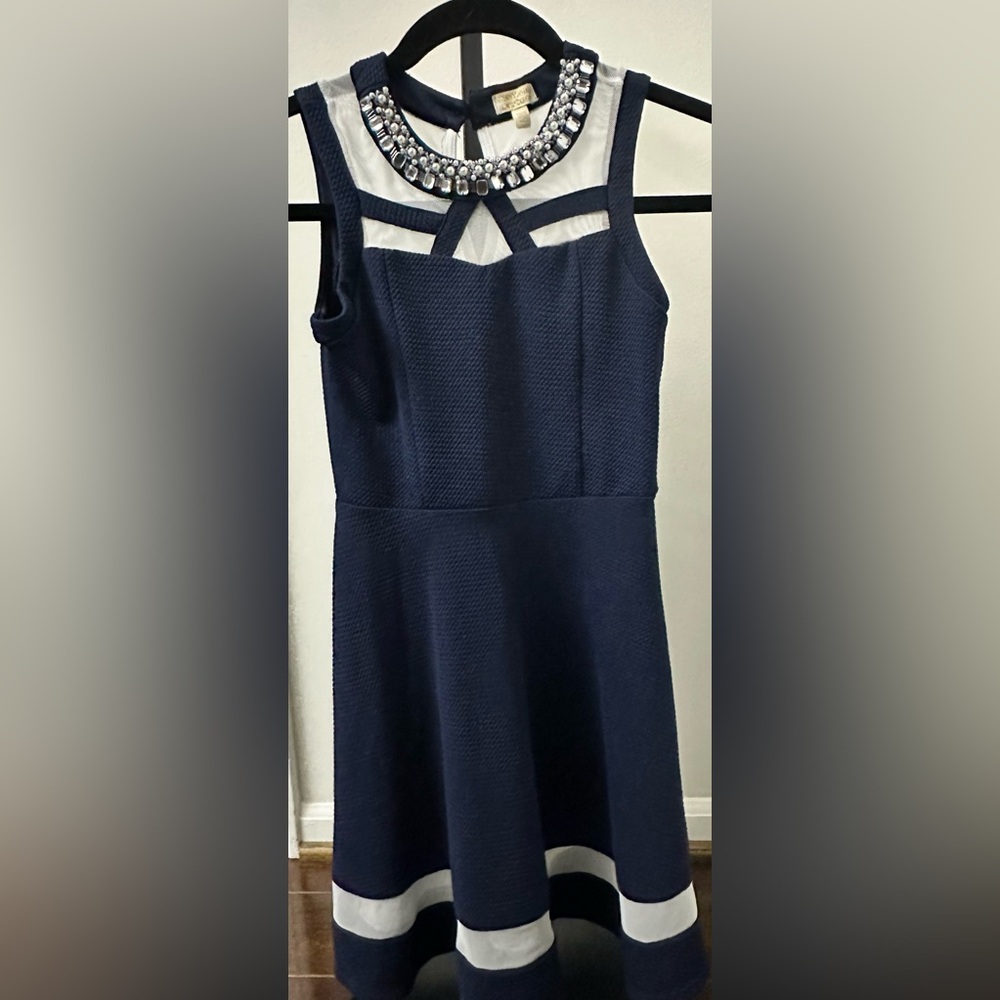 Monteau Couture Formal Navy and White Girls Dress (size medium/8)